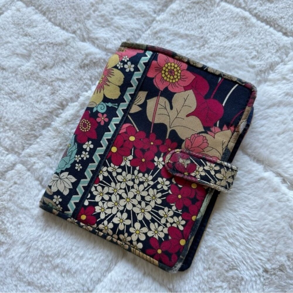Vera Bradley | "Happy Snails" Passport Cover | One Size